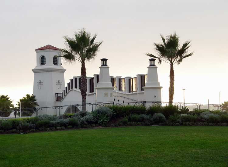walkway to beach 014