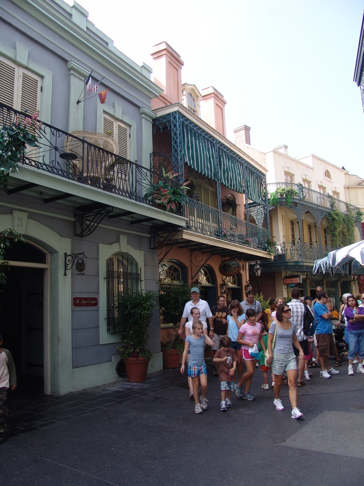 New-Orleans-Square-15