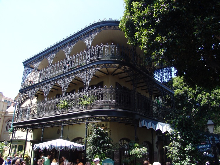 New-Orleans-Square-30