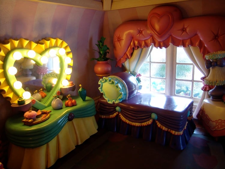 Minnie-Mouse-House-5