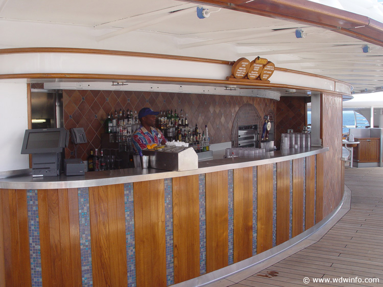 Dining_Pinocchios-02