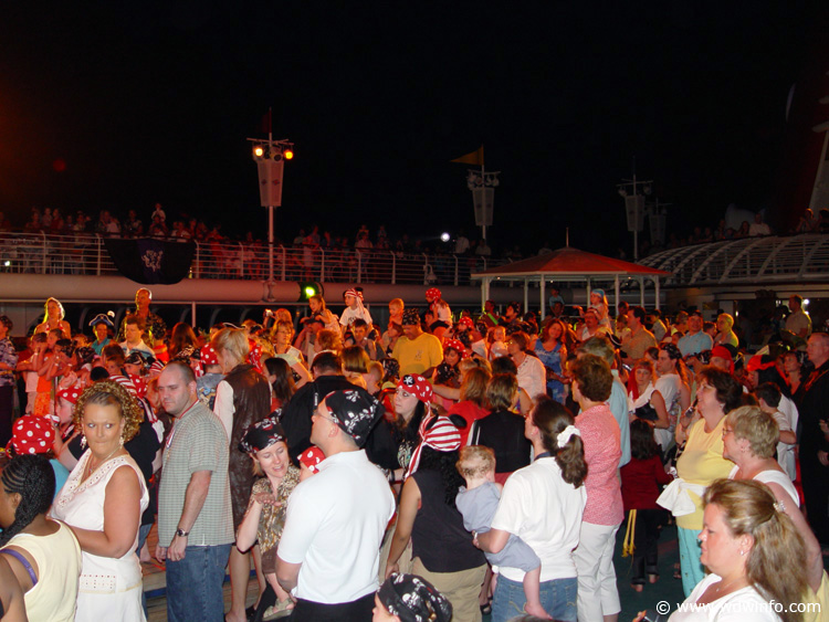 Pirates-Night_04