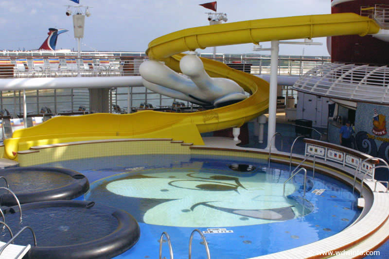 Pools_MickeyPool_03