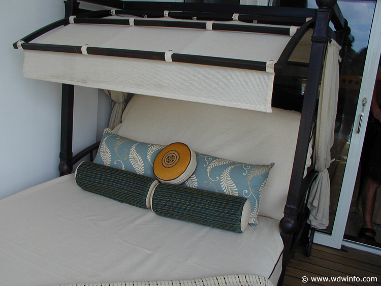 Vista-Spa-Couples Villa Bed 2