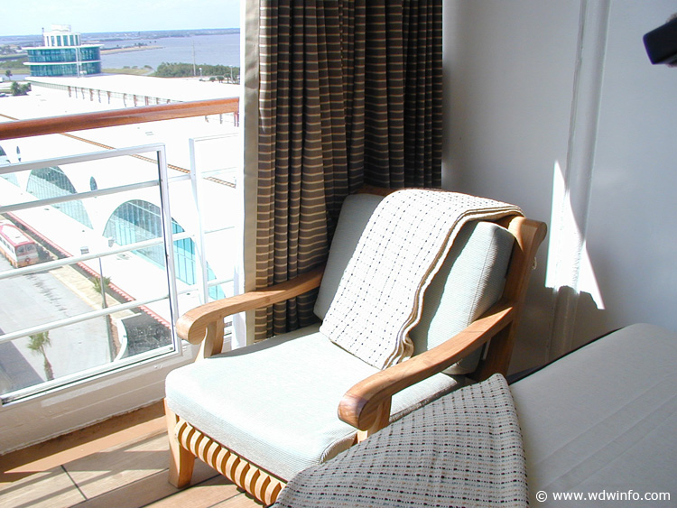 Vista-Spa-Couples Villa chair