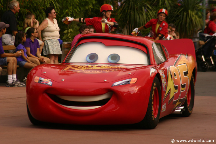 02_Disney Lightning McQueen Close-up