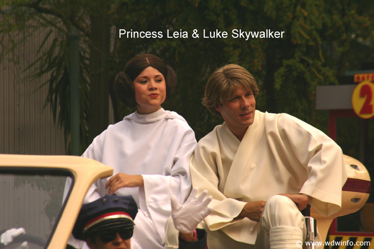 20_Luke and Leia