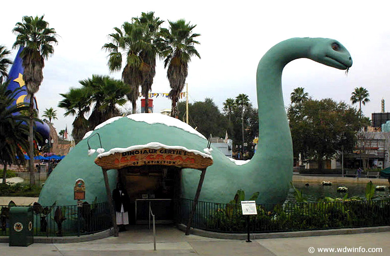 Dining-Dinosaur-Gerties_01