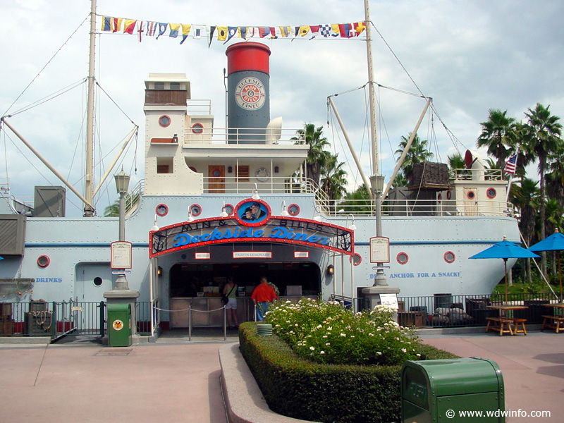 Dining-Dockside-Diner_01