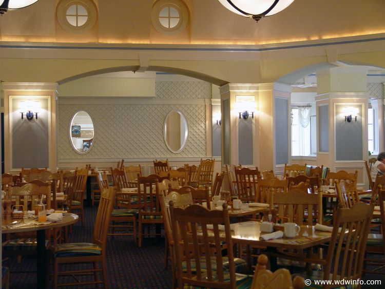 Yacht-Club-Galley-DSC00522