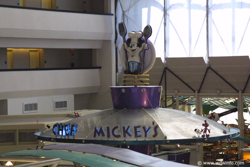 Dining_ChefMickey's_00