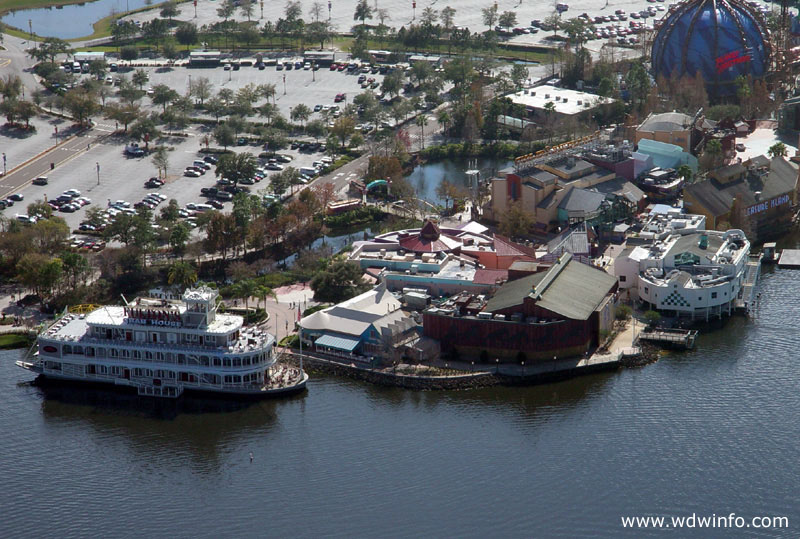 Downtown-Disney_04