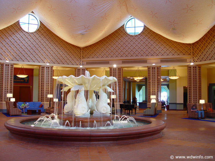 Dolphin_01l_lobby-fountain2