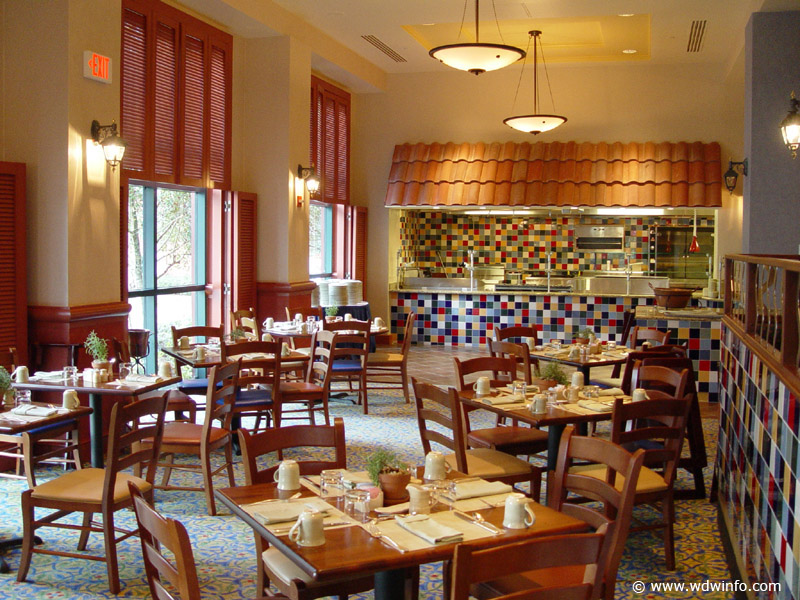 Dolphin_dining_Mediterranean-Market_03