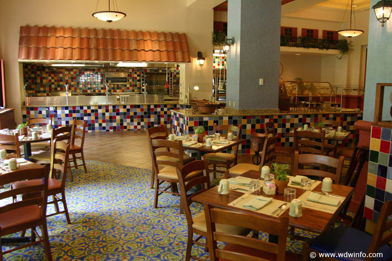 Dolphin_dining_Mediterranean-Market_04
