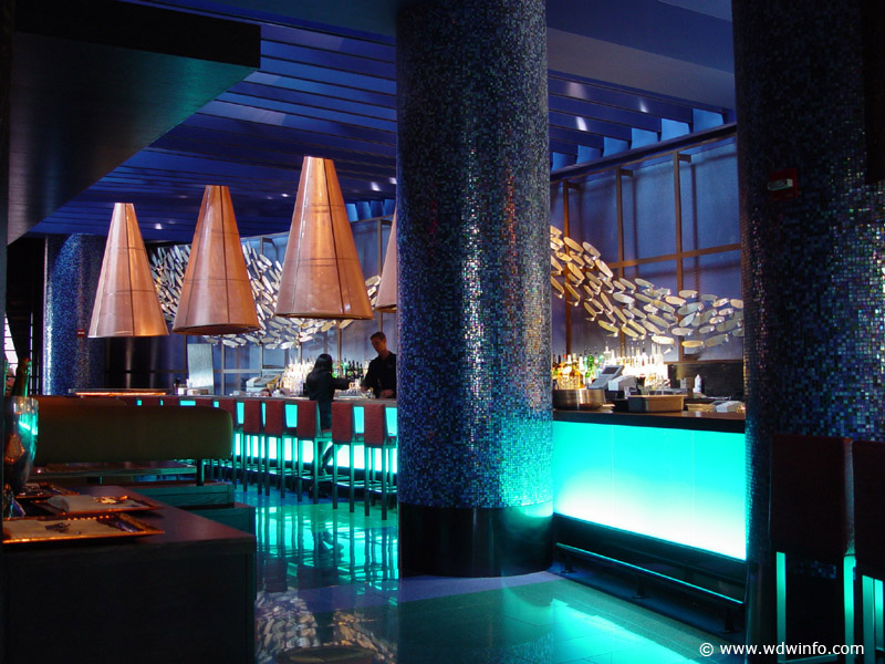 Dolphin_dining_bluezoo_11