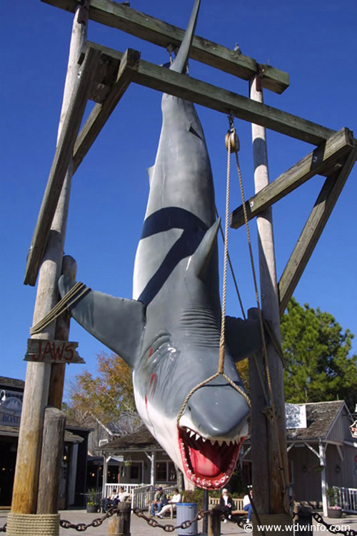 Jaws-01