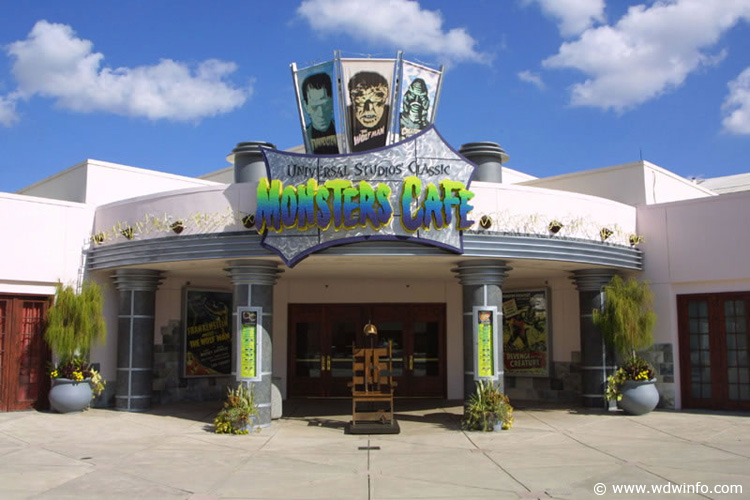 Monsters-Cafe_01