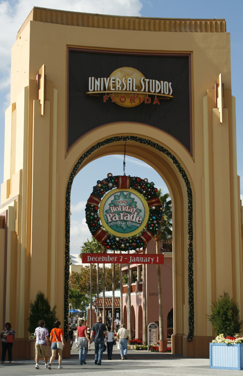 Universal-Holiday01