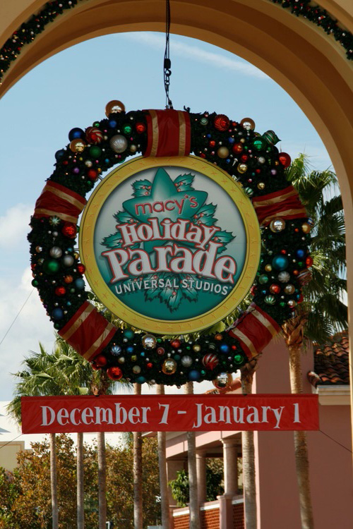 Universal-Holiday02