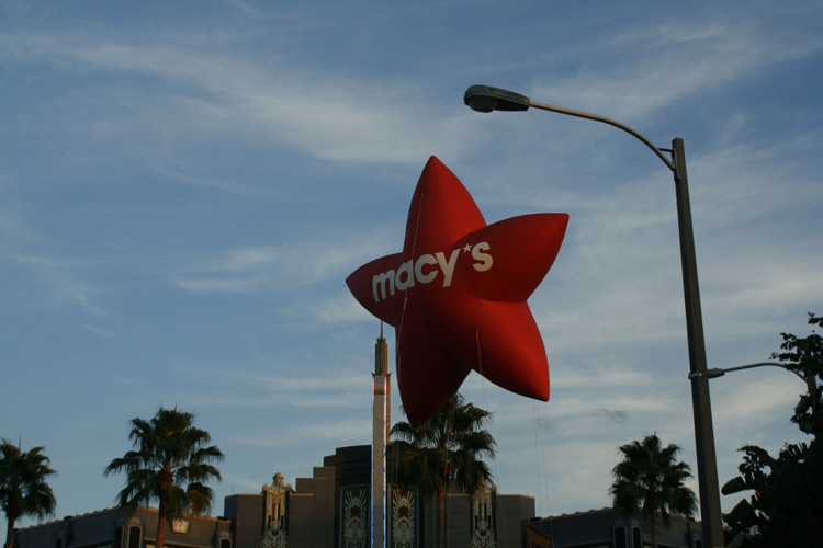 Universal-Holiday38