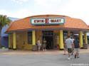 SimpsonsQuickieMart01