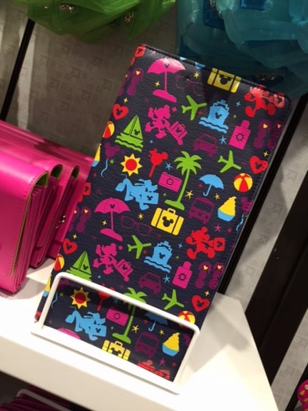 IMG_5375 (450x600) – WDWINFO.COM “TAG” Yourself with New Travel Accessories from Disney’s Marketplace Co-Op IMG_5375 (450x600)