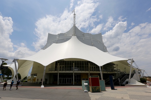La Nouba by Cirque du Soleil offering  tickets Sunday, November 20 cirque