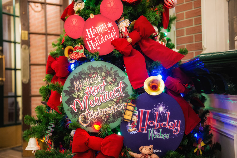 Remember the Holidays with Mickey’s Very Merry Christmas Party PhotoPass Opportunities xmas-photopass5 xmas-photopass5