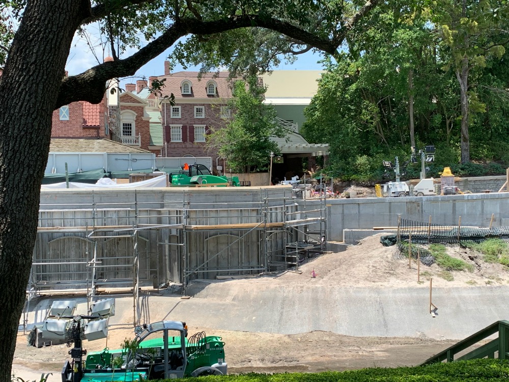 liberty-square-fantasyland-walkway-04