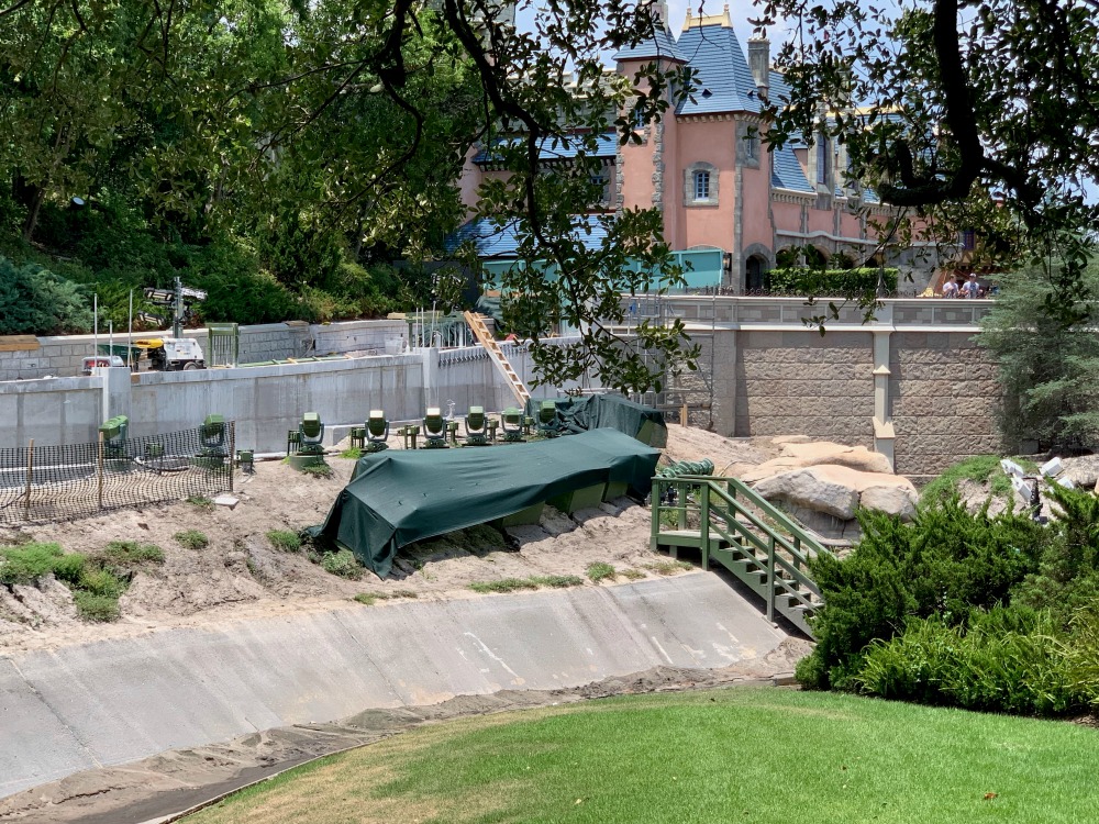 liberty-square-fantasyland-walkway-05