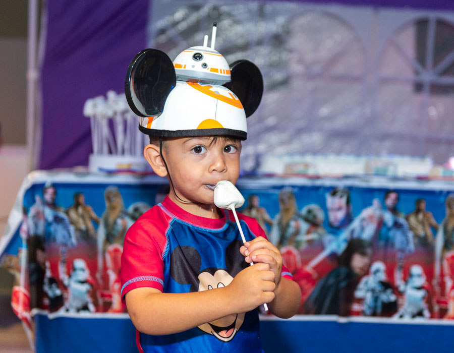 WishSWGE-02 – WDWINFO.COM Give Kids the World Families Tour Star Wars: Galaxy's Edge Disney Information Station WishSWGE-02 WishSWGE-02