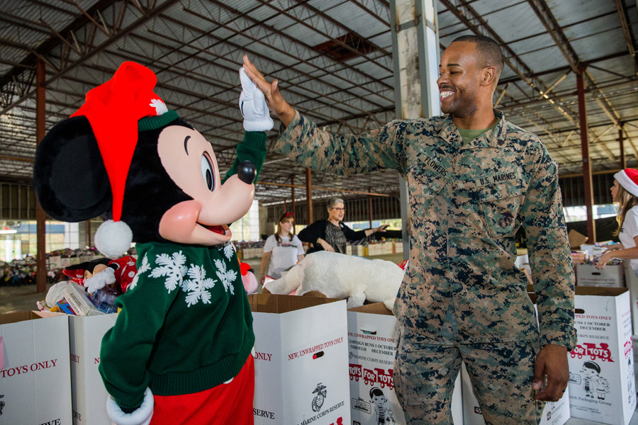 FeelGoodFriday121319-03 – WDWINFO.COM Disney World Cast Members Donate 30,000 Toys for Tots The DIS FeelGoodFriday121319-03 FeelGoodFriday121319-03