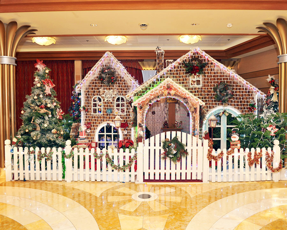 Disney Cruise Line’s Annual Gingerbread House Competition Winner Announced kdjnf13o1