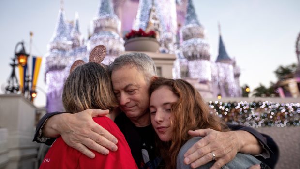 American Airlines & Gary Sinise Foundation Fly More Than 1900 Military Family Members to Walt Disney World