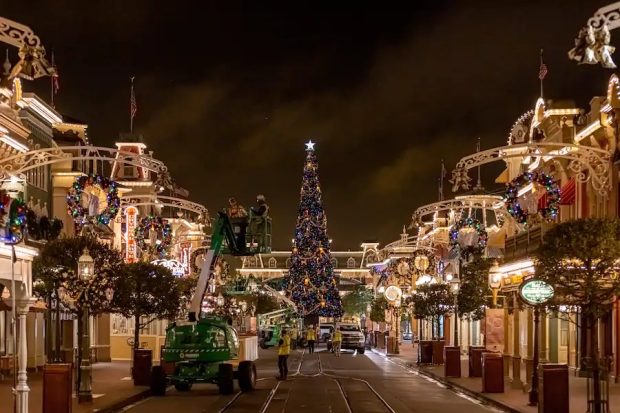 Take A Look at the Holiday Décor Around Walt Disney World
