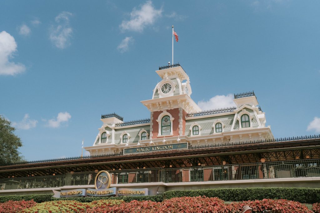 Disney Summer Series: Five Must-Have Items for Your Backpack kaleb-tapp-x4lef5vs9zQ-unsplash 4  Photo by <a href="https://unsplash.com/it/@kalebtapp?utm_source=unsplash&utm_medium=referral&utm_content=creditCopyText">kaleb tapp</a> on <a href="https://unsplash.com/photos/x4lef5vs9zQ?utm_source=unsplash&utm_medium=referral&utm_content=creditCopyText">Unsplash</a>