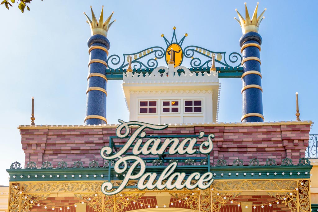 tianas-palace-marquee – WDWINFO.COM New Marquee & More Added to Tiana’s Palace at Disneyland tianas-palace-marquee