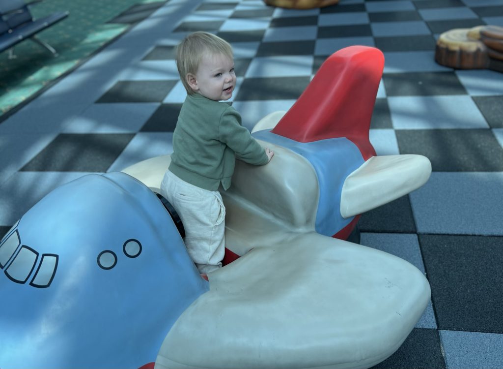 Disney For Littles: Planning For Your Arrival Day 90CE2BBD-E813-40BA-8E1D-2FE3354611F8_1_102_a