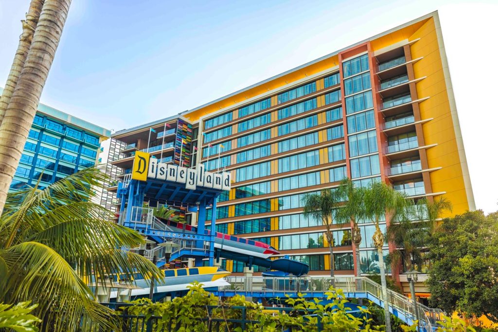 Disney Visa Cardmembers Can Save Up to 30% on Disneyland Hotels