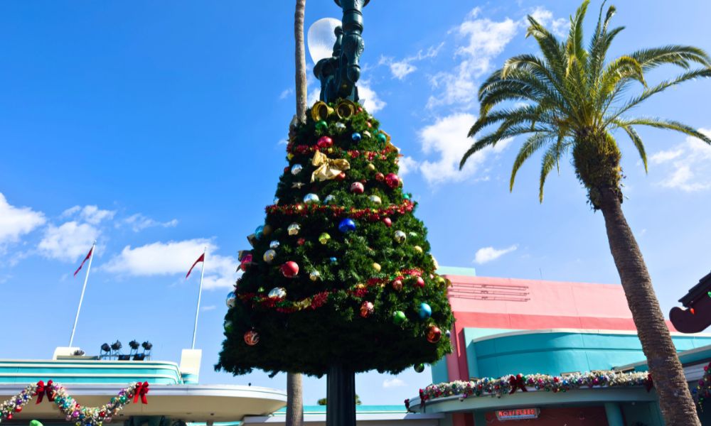 DHS-holiday-decor-wdw 7 – WDWINFO.COM Santa Gertie Means Christmas Has Arrived at Disney’s Hollywood Studios! DHS-holiday-decor-wdw 7
