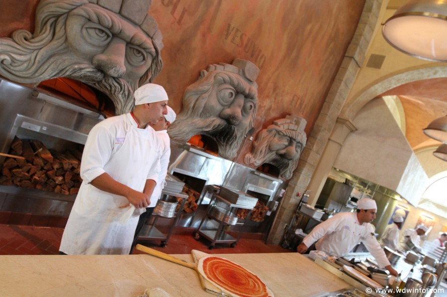 Via-Napoli-07 โ WDWINFO.COM Give Extra Thanks to Wonderful Disney Cast Members This Holiday Season Via-Napoli-07