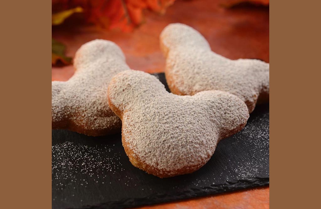 pumpkin-pie-spice-beignets-scat-cat – WDWINFO.COM New Thanksgiving Snacks Available at Walt Disney World pumpkin-pie-spice-beignets-scat-cat