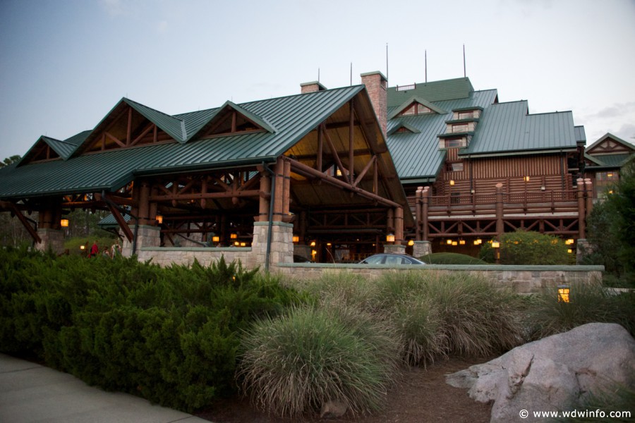 Wilderness-Lodge-Resort-074 โ WDWINFO.COM The Perfect Christmas Day at Walt Disney World Wilderness-Lodge-Resort-074