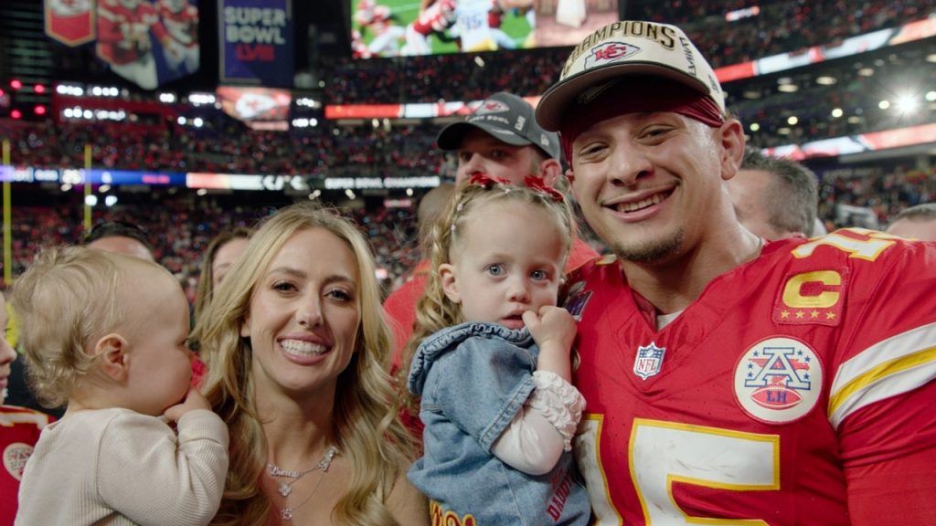 Disneyland Resort to Celebrate 2024 Super Bowl LVIII Winner patrick-mahomes-fam-super-bowl-LVIII