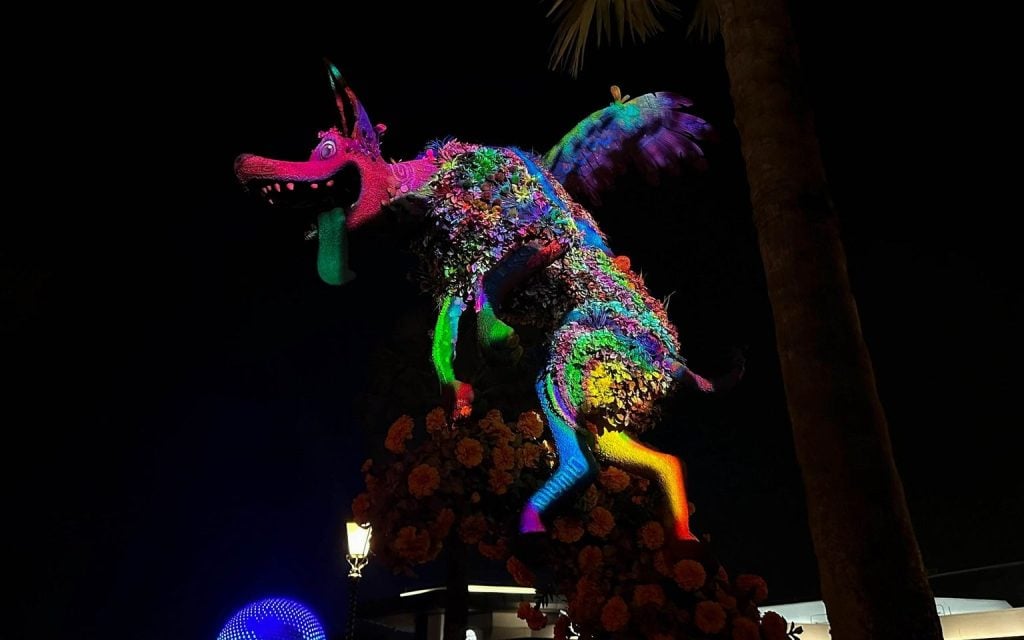 EPCOT Hosts First-Ever Projection-Mapped New Topiary 429790143_788786486611509_7619251383822179500_n