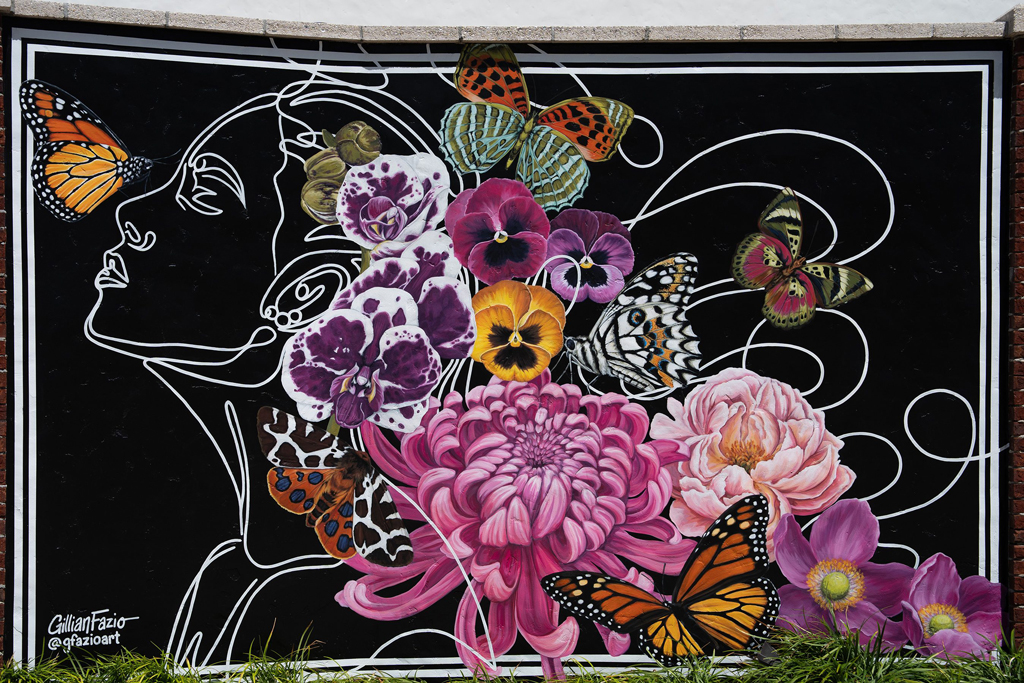 gillian-fazio-paints-the-empress-02 – WDWINFO.COM Beautiful New Art Installation at Disney Springs’ Art Walk gillian-fazio-paints-the-empress-02