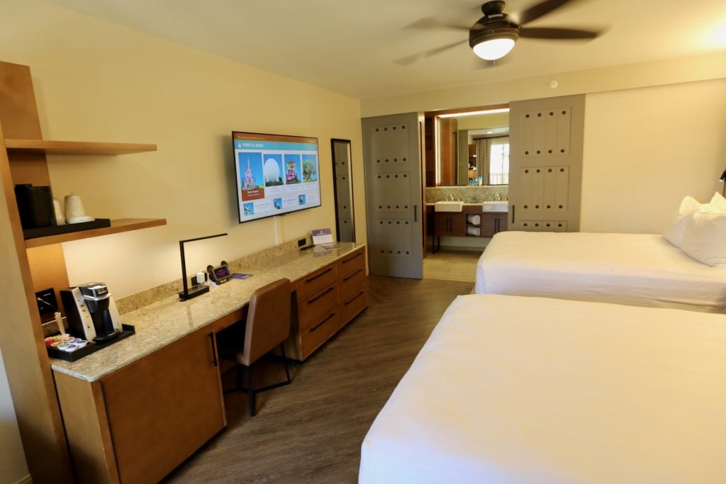 Disney’s Coronado Springs Resort – Standard Room Tour in 3D / VR at Walt Disney World