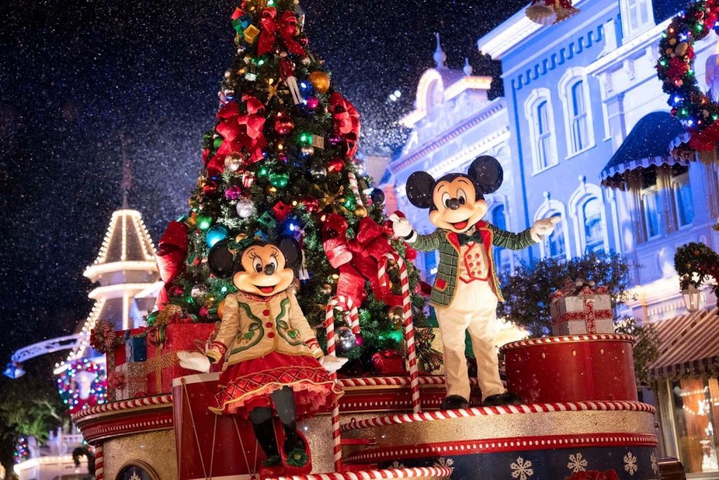 First Night of Mickey’s Very Merry Christmas Party Sells Out wdw-holidays-mvmcp-parade-1536x1