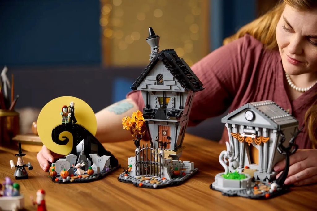 New LEGO Set From Disney’s ‘The Nightmare Before Christmas’ Nightmare before Christmas Lego Live action Large